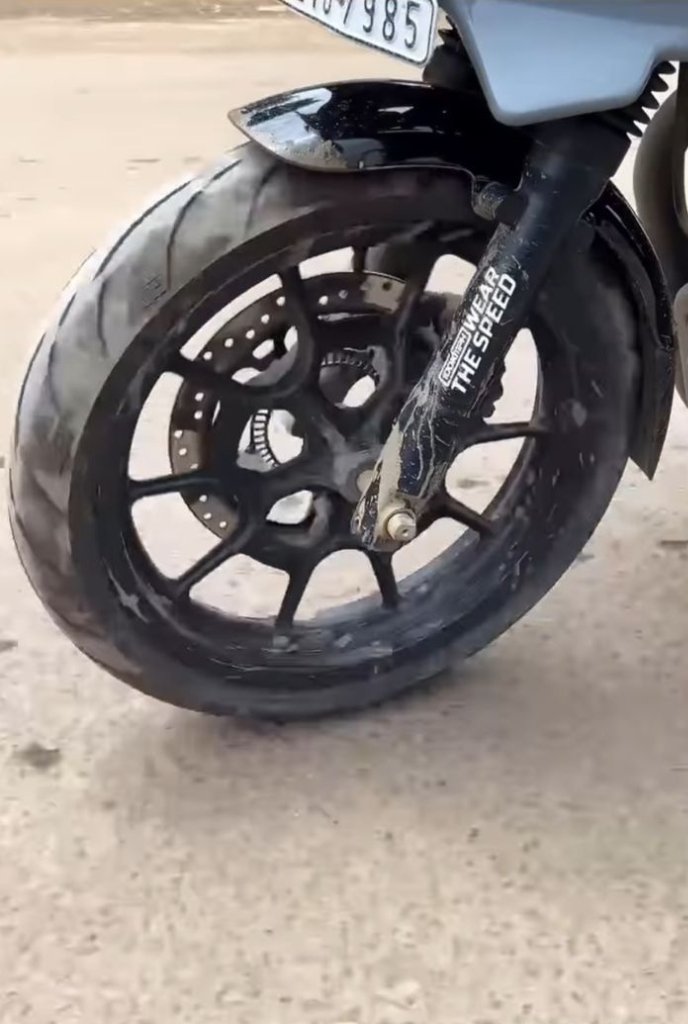 Royal Enfield modified Hunter 650